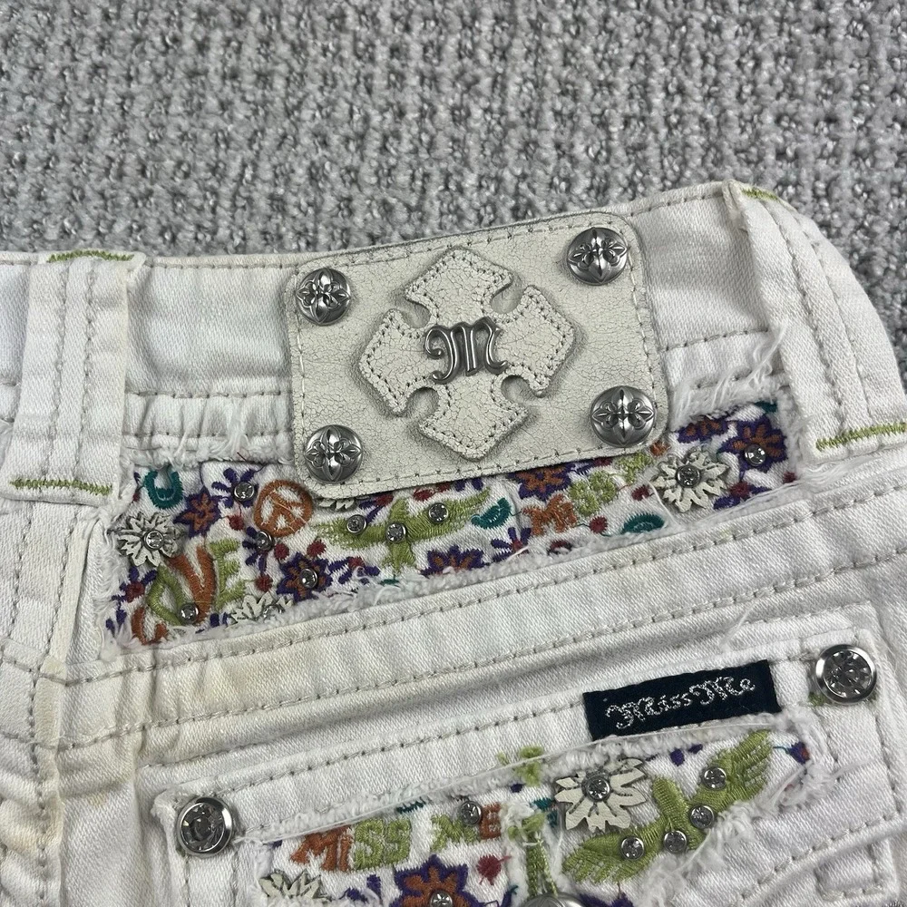 Miss Me Womens Jean Shorts White Denim Size 27 Floral Embellished Pockets